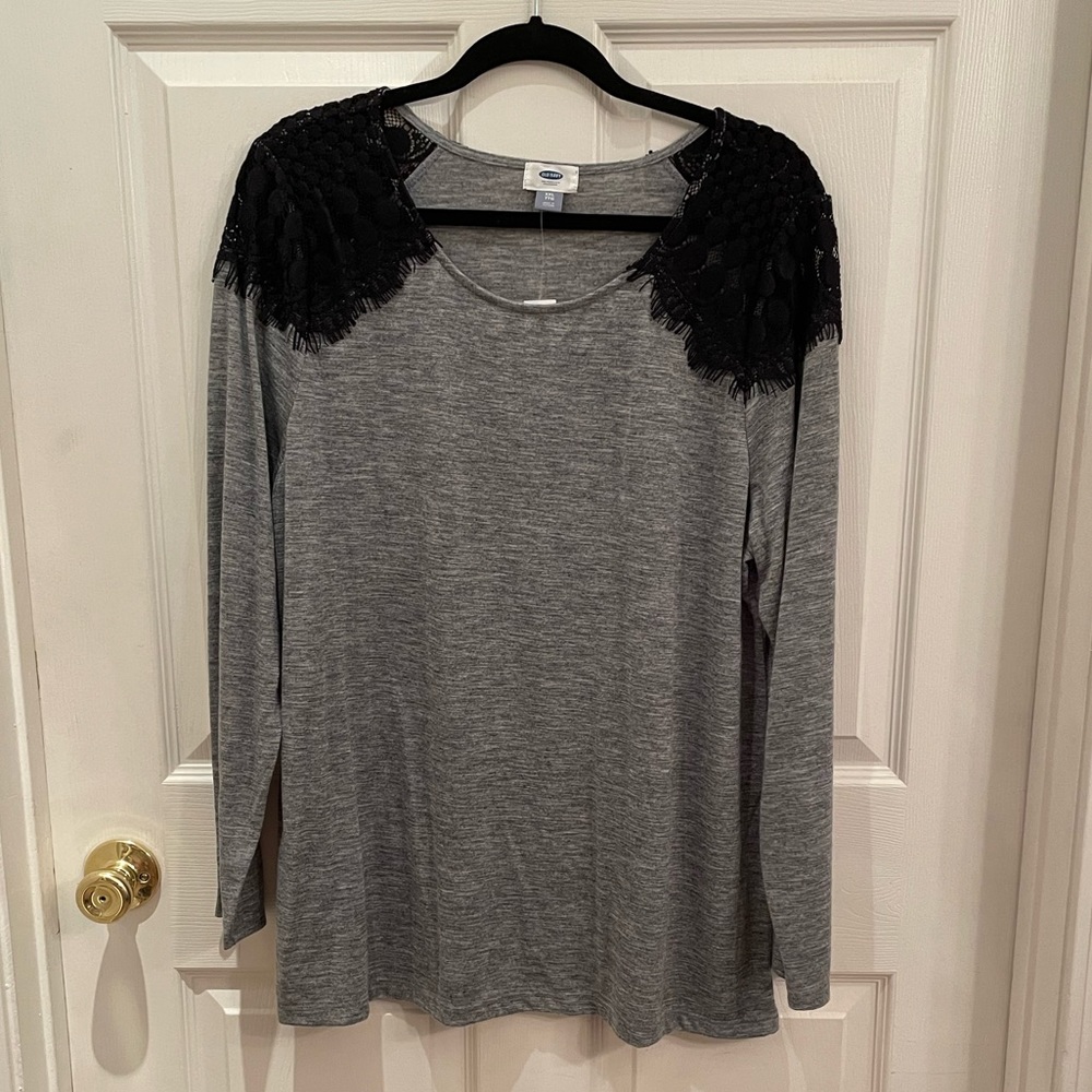 Old Navy lace long sleeved top